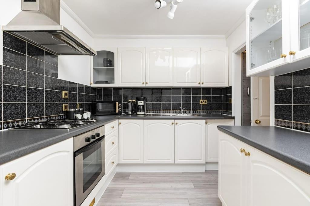 One Bedroom Duplex Apartment Located In Cowley. Oxford Exteriör bild