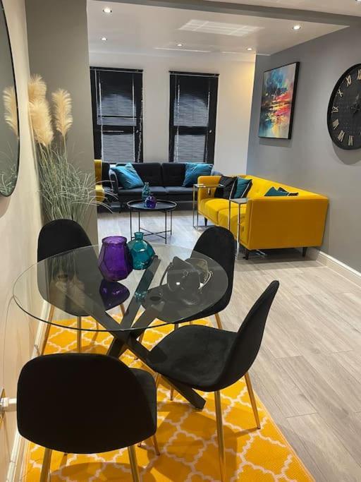 One Bedroom Duplex Apartment Located In Cowley. Oxford Exteriör bild